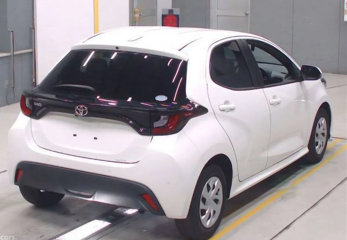 Toyota Yaris Hatchback, Petrol, 2021, White