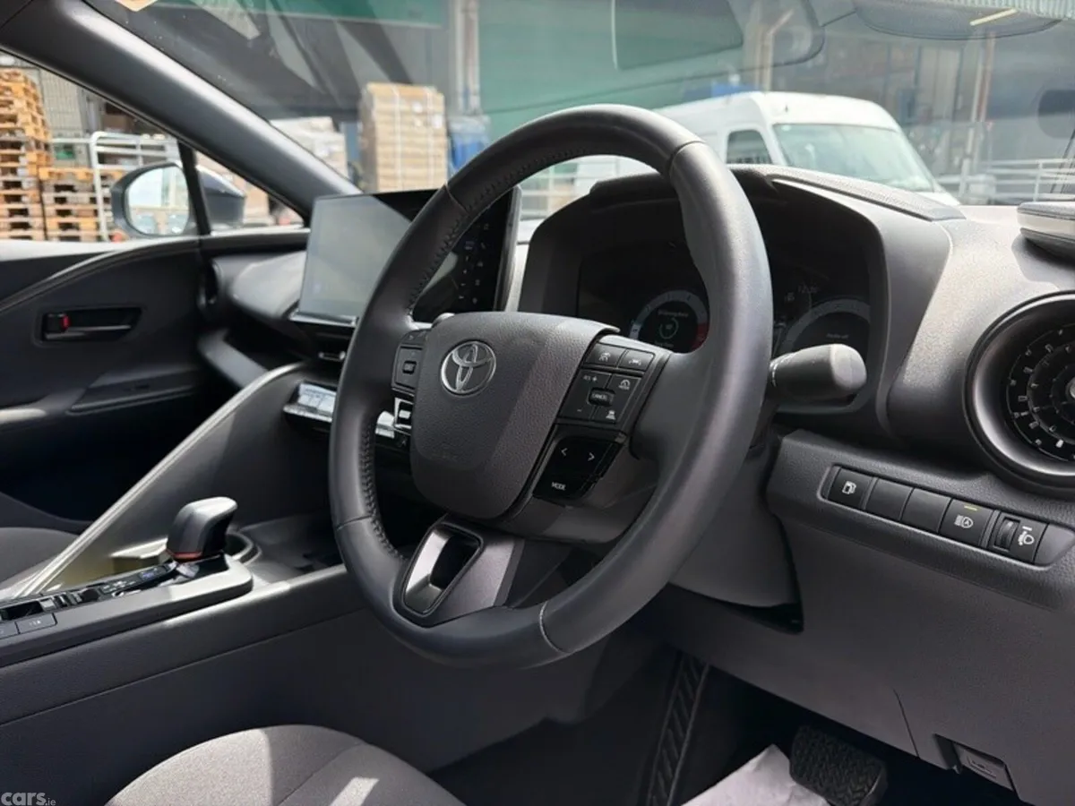 Toyota C-HR SUV, Petrol Hybrid, 2026, White