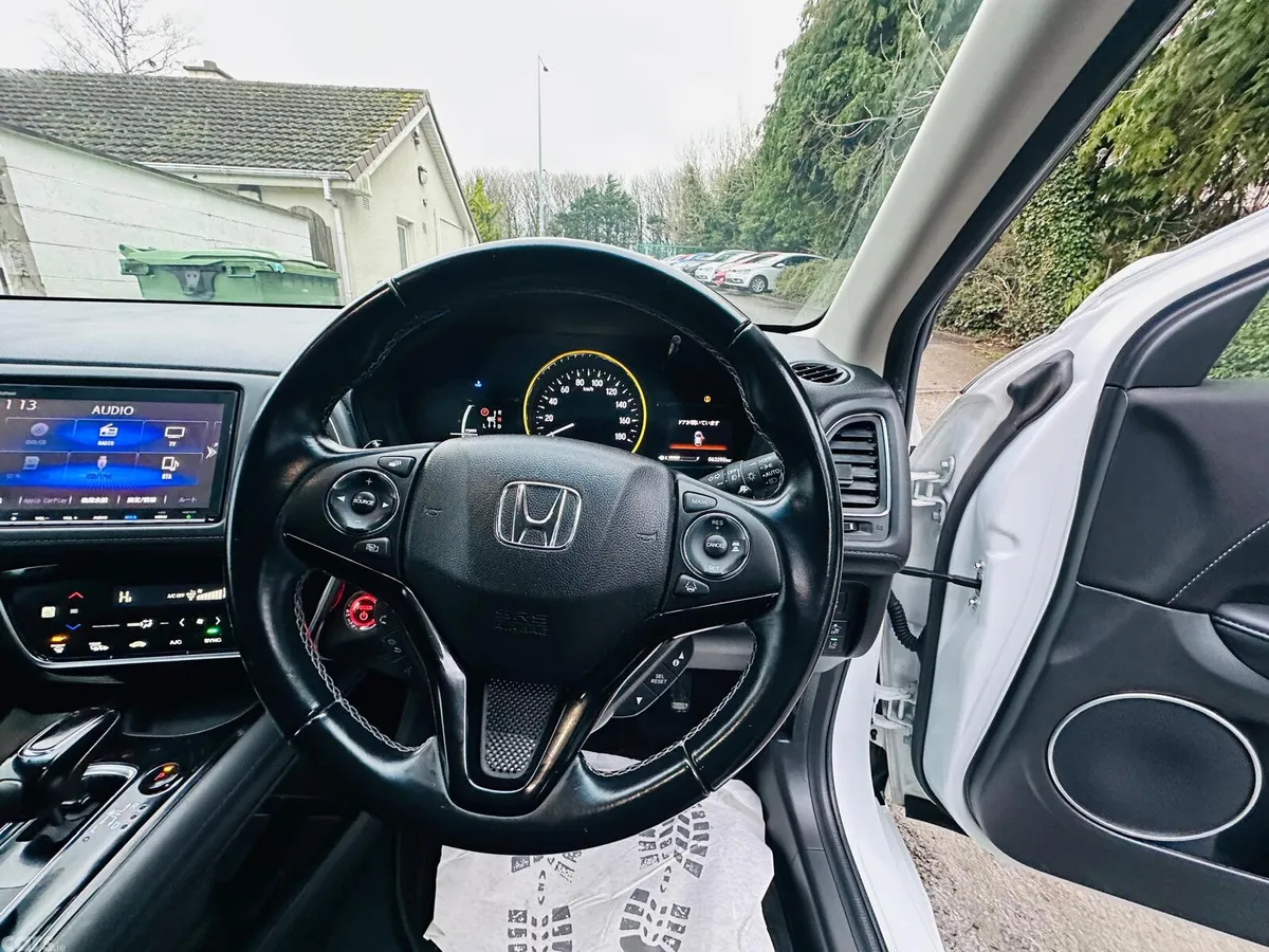 Honda Vezel Estate, Petrol Hybrid, 2018, White