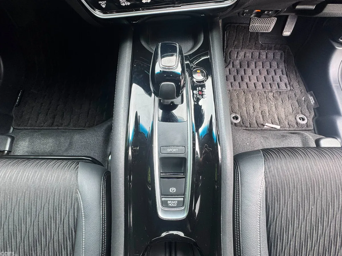 Honda Vezel Estate, Petrol Hybrid, 2019, White