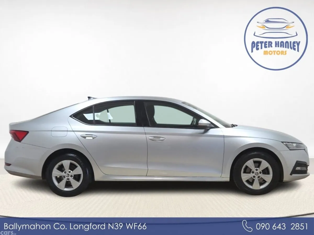 Skoda Octavia Saloon, Petrol, 2021, Silver