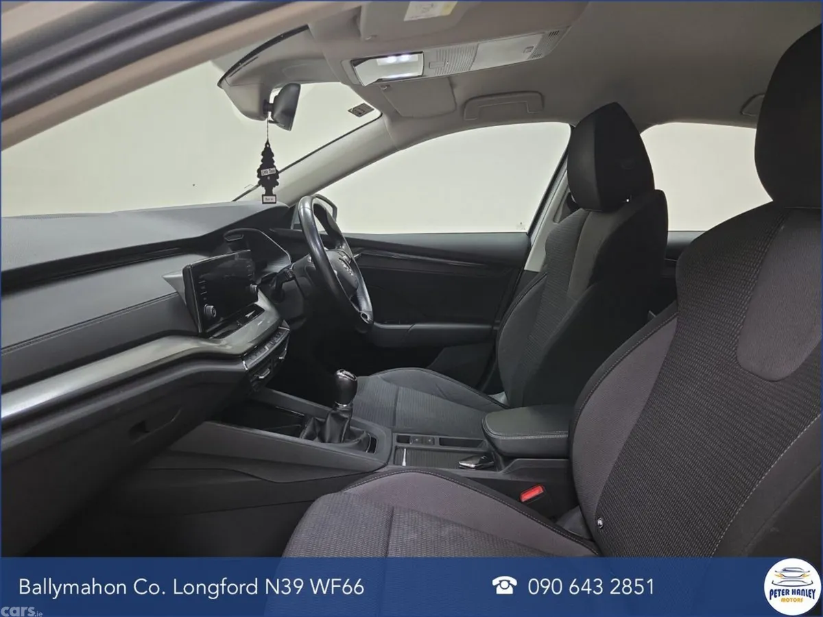 Skoda Octavia Saloon, Petrol, 2021, Silver
