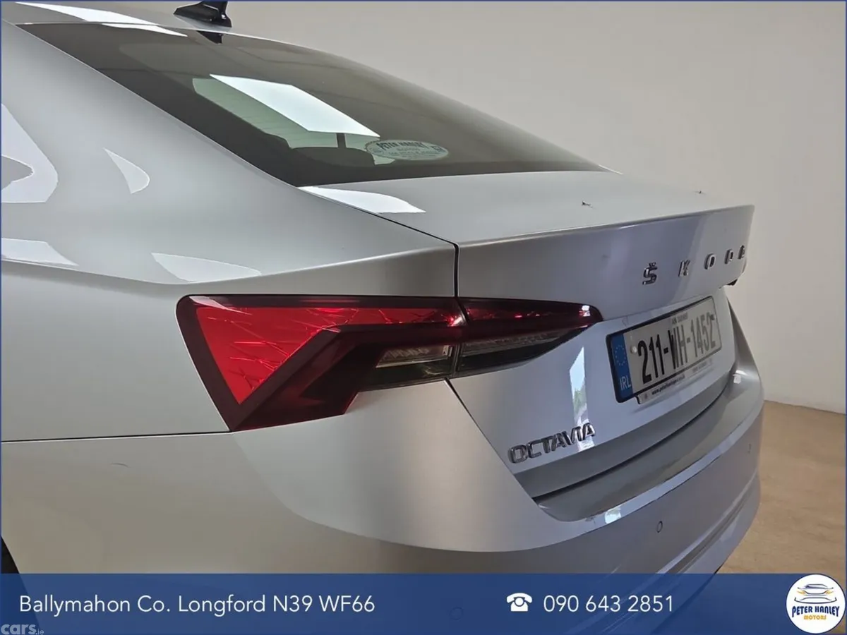 Skoda Octavia Saloon, Petrol, 2021, Silver