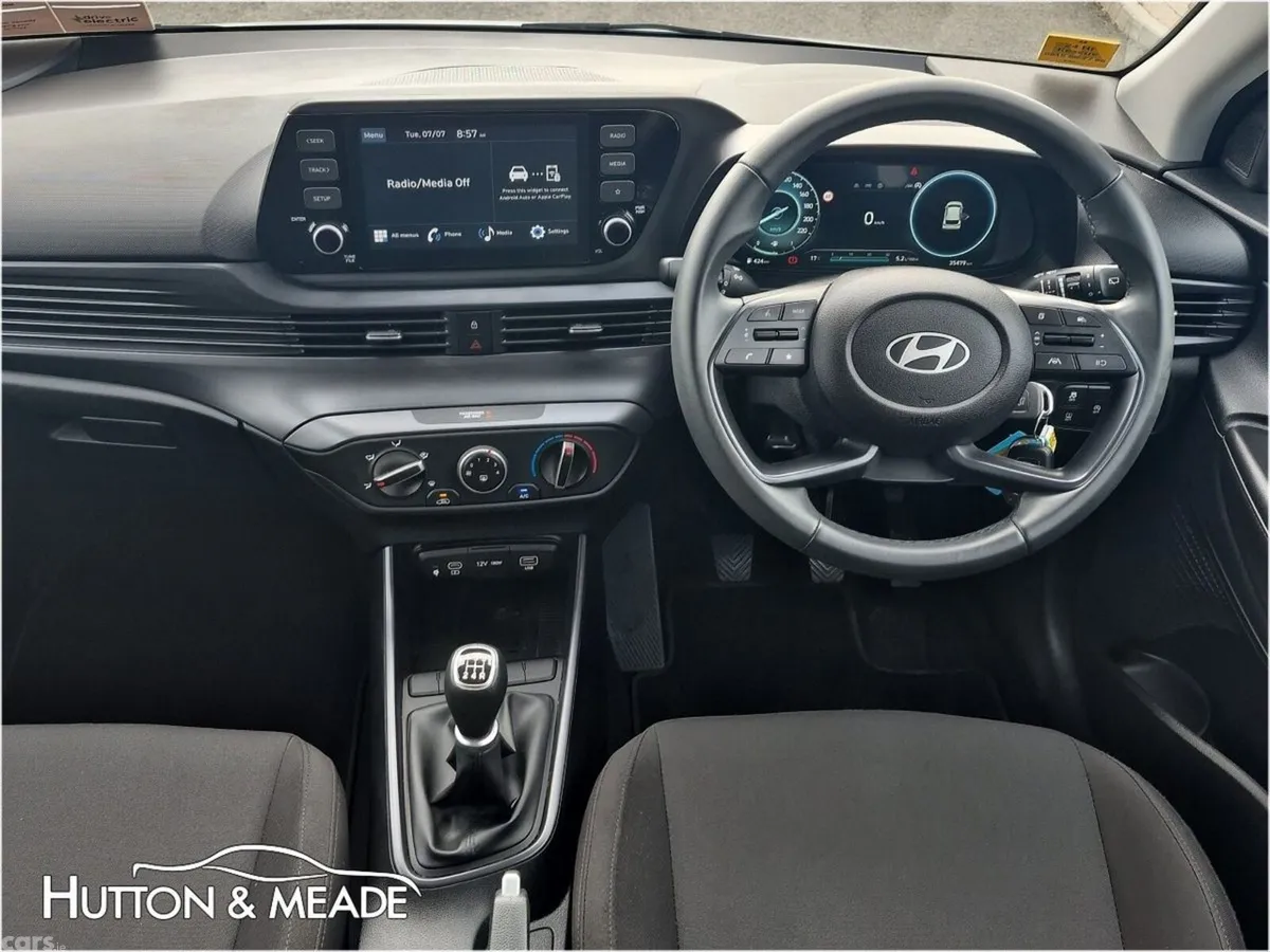 Hyundai i20 Hatchback, Petrol, 2024, White