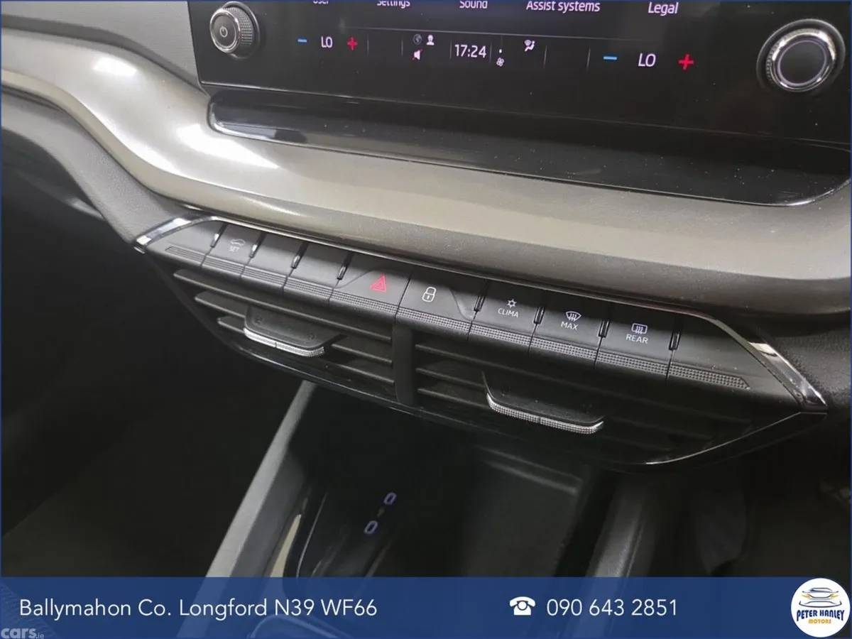 Skoda Octavia Saloon, Petrol, 2021, Silver