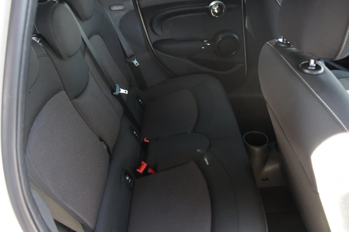 Mini Cooper Hatchback, Diesel, 2019, White