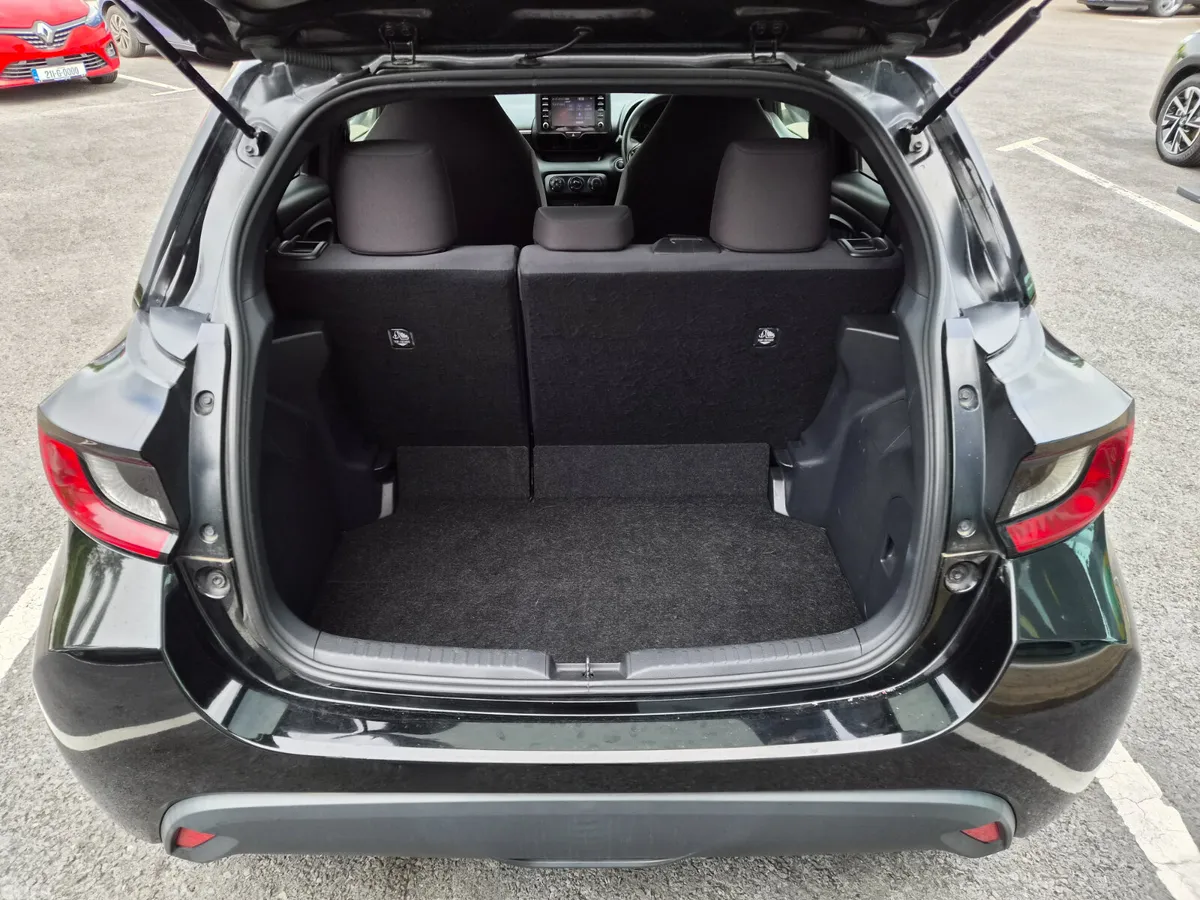 Toyota Yaris Hatchback, Petrol, 2022, Black