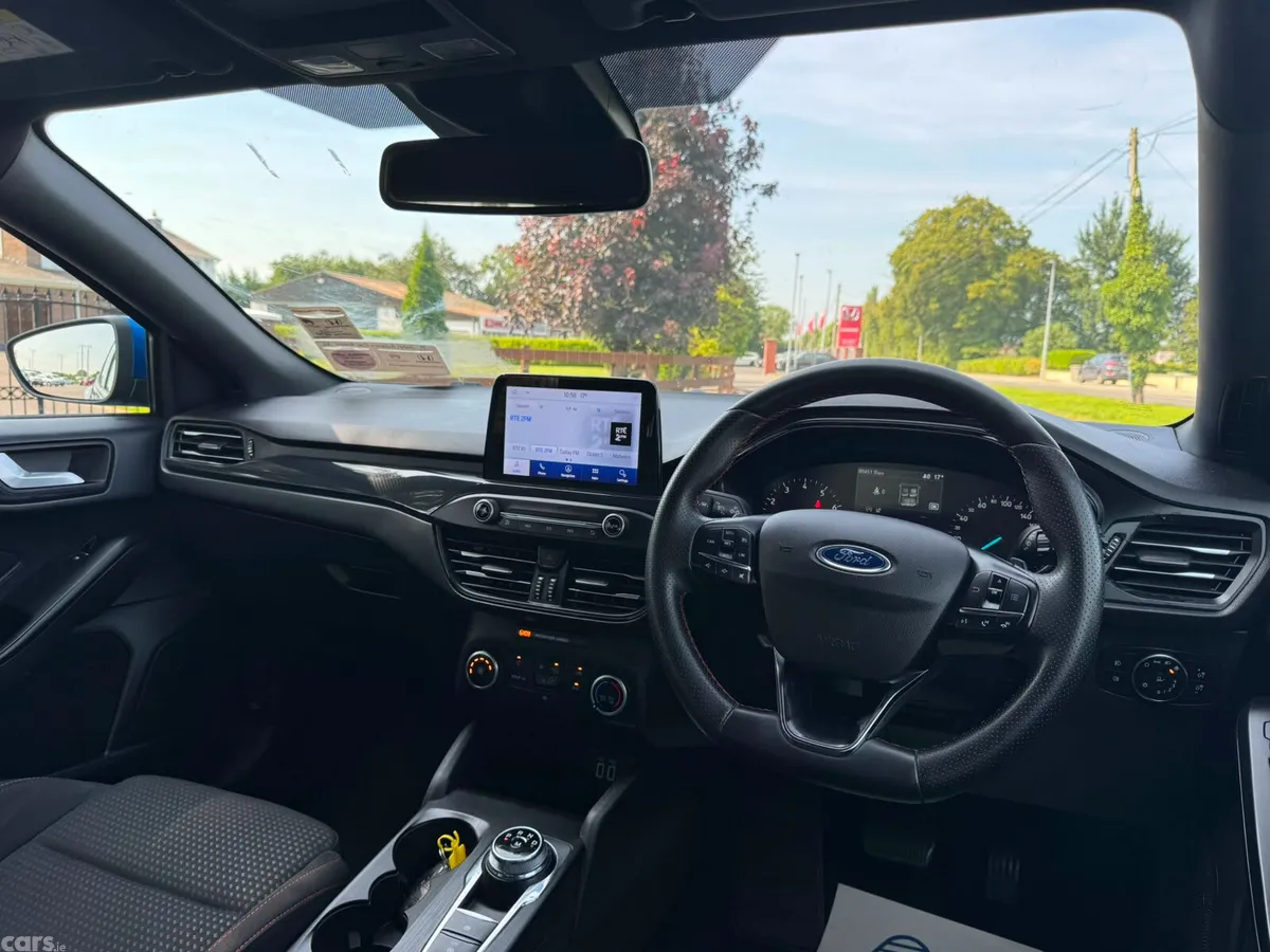 Ford Focus Hatchback, Petrol, 2022, Blue