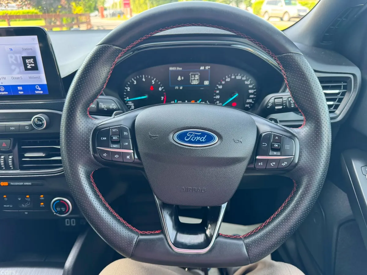 Ford Focus Hatchback, Petrol, 2022, Blue