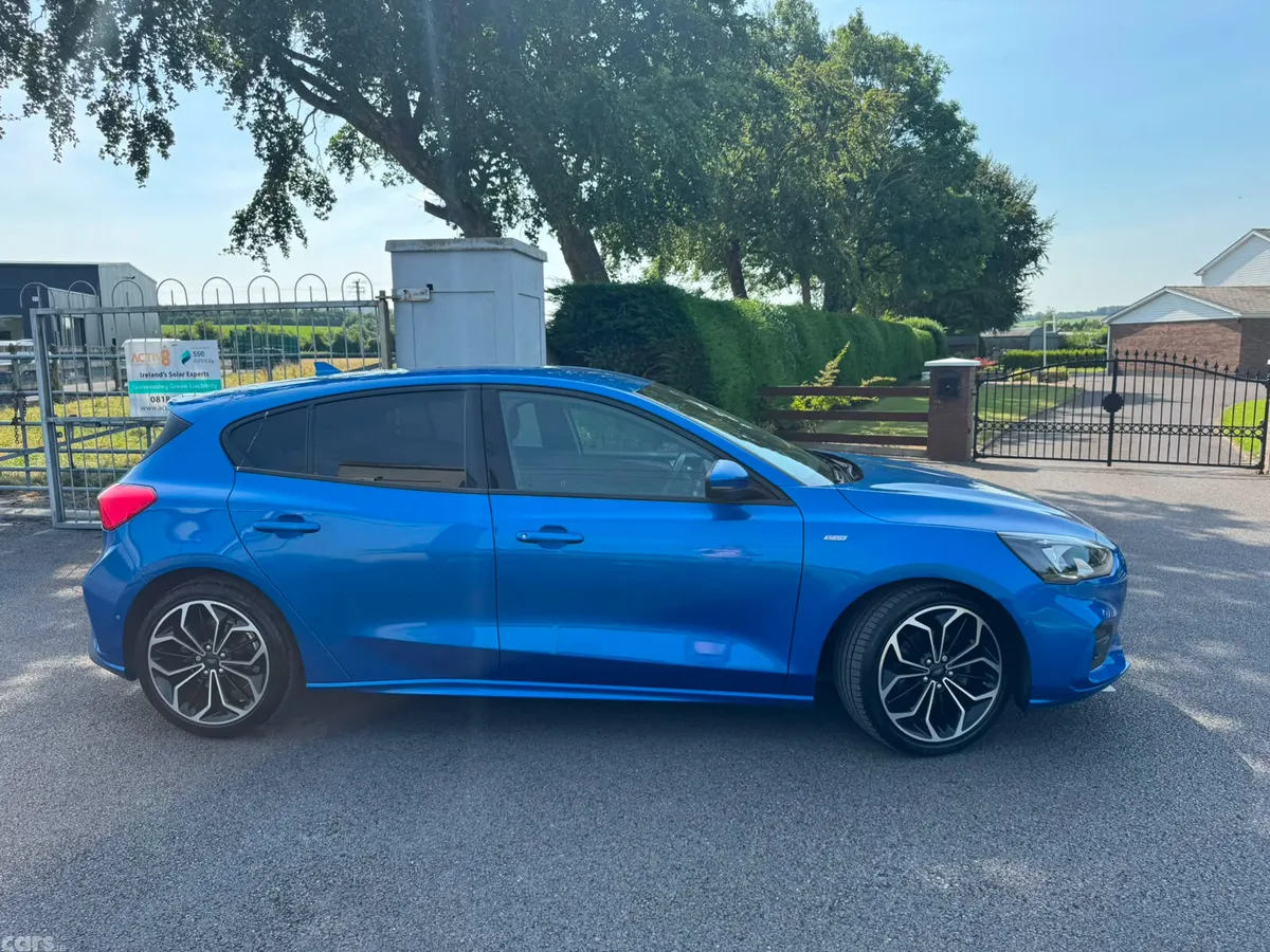 Ford Focus Hatchback, Petrol, 2022, Blue