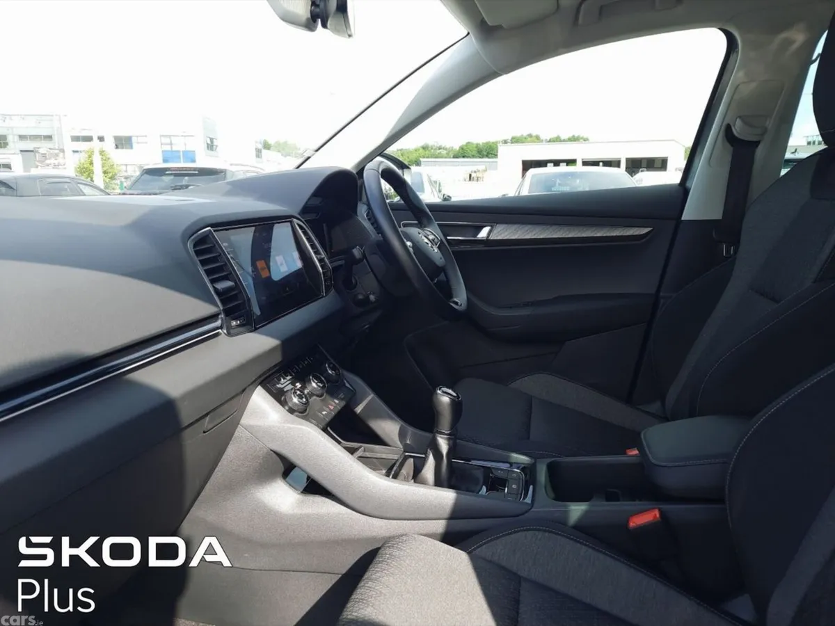 Skoda Karoq Hatchback, Diesel, 2023, Grey