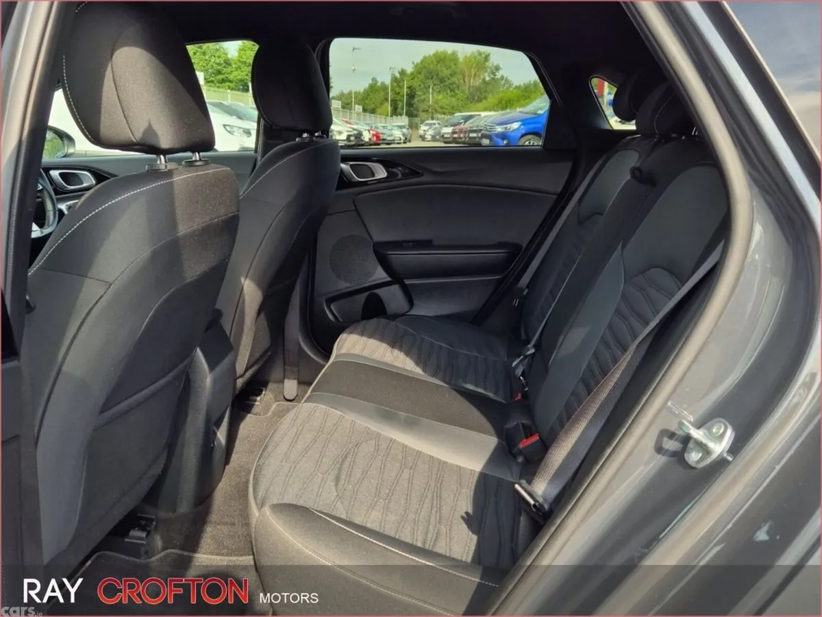Kia Ceed Hatchback, Diesel Hybrid, 2024, Grey