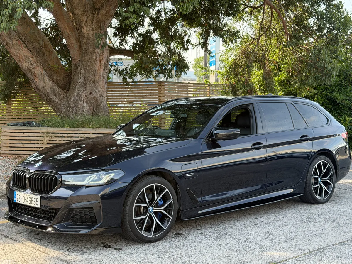 BMW 5-Series Estate, Petrol Plug-in Hybrid, 2023, Black