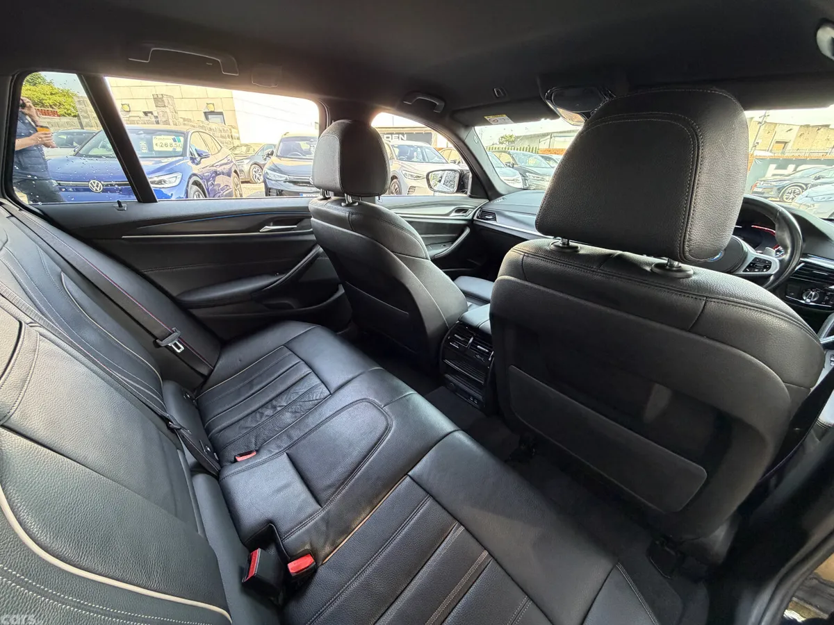 BMW 5-Series Estate, Petrol Plug-in Hybrid, 2023, Black