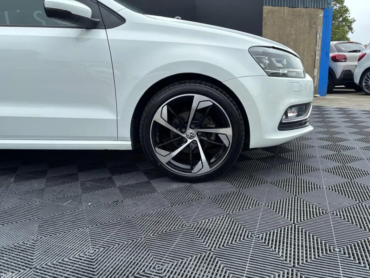 Volkswagen Polo Hatchback, Petrol, 2017, White