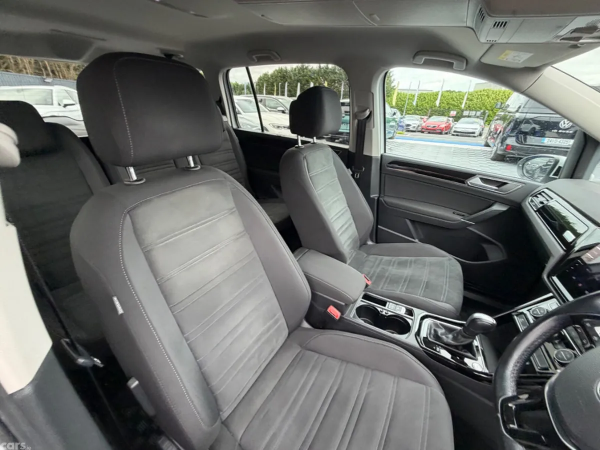 Volkswagen Touran MPV, Diesel, 2020, White
