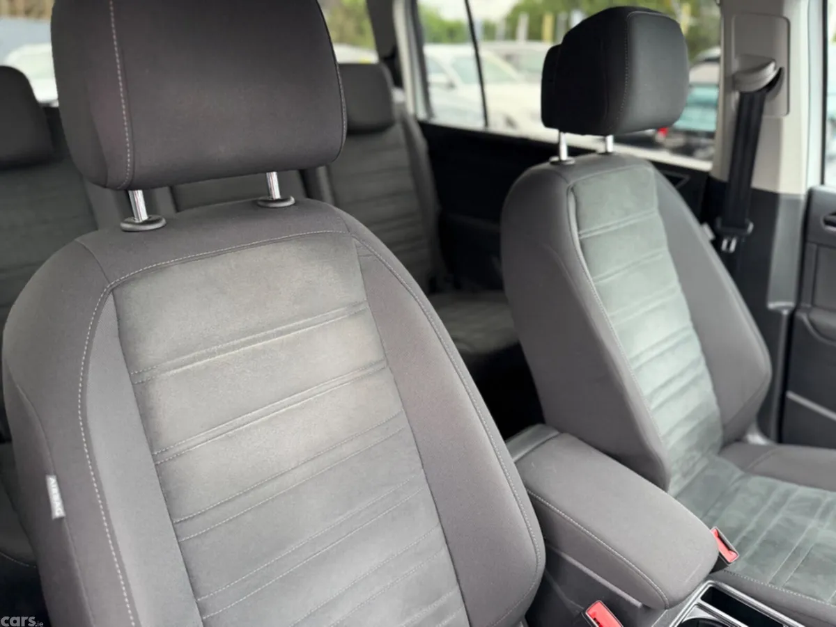 Volkswagen Touran MPV, Diesel, 2020, White