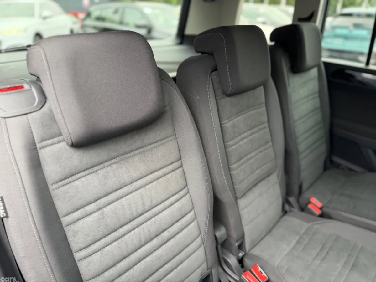 Volkswagen Touran MPV, Diesel, 2020, White