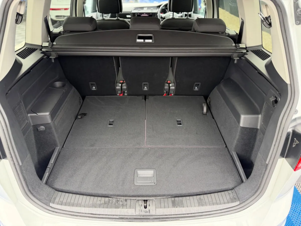 Volkswagen Touran MPV, Diesel, 2020, White