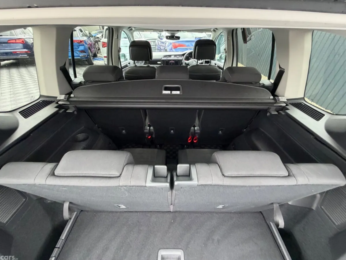 Volkswagen Touran MPV, Diesel, 2020, White