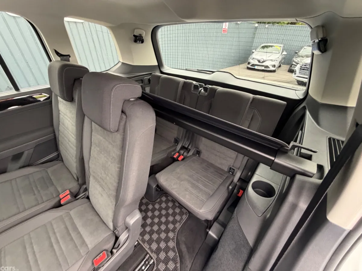 Volkswagen Touran MPV, Diesel, 2020, White