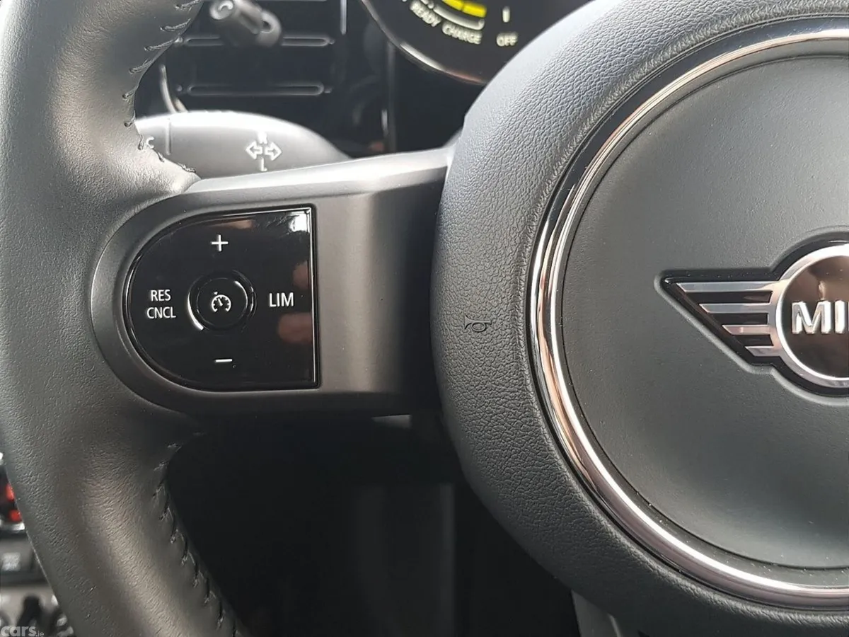 Mini Cooper Hatchback, Electric, 2023, Red
