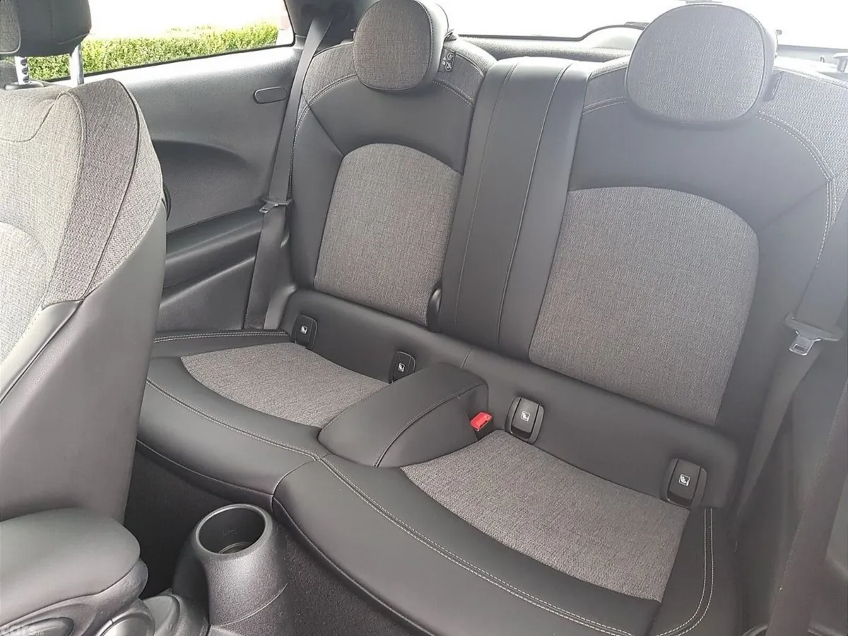 Mini Cooper Hatchback, Electric, 2023, Red