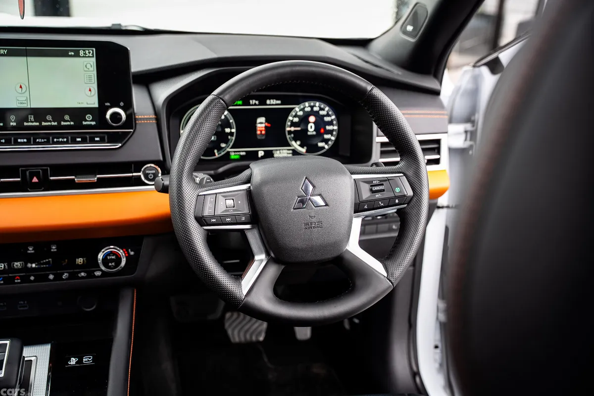 Mitsubishi Outlander SUV, Petrol Plug-in Hybrid, 2023, White
