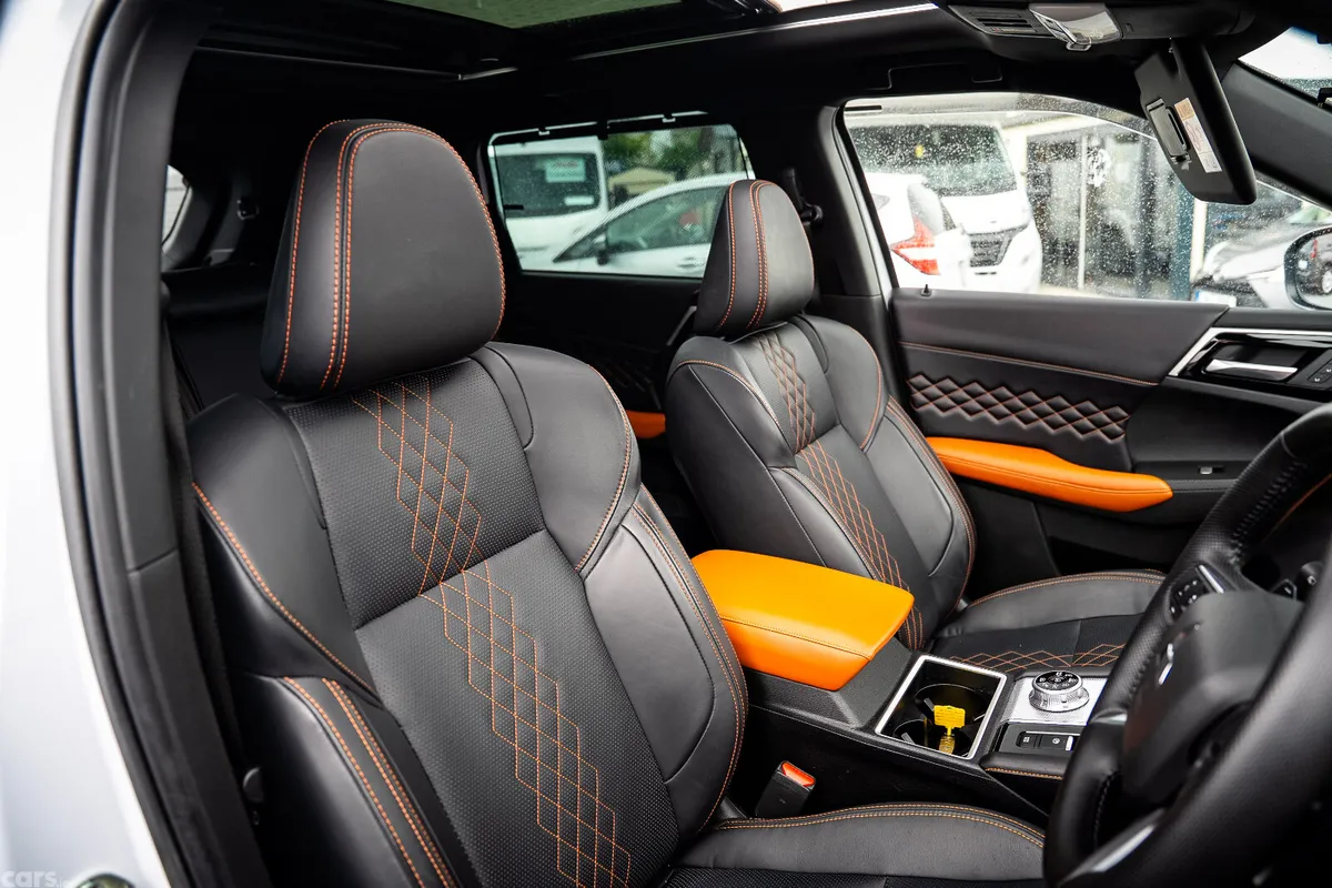 Mitsubishi Outlander SUV, Petrol Plug-in Hybrid, 2023, White