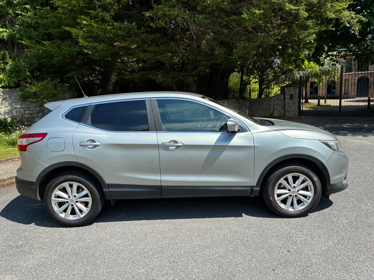Nissan Qashqai SUV, Diesel, 2017, Silver