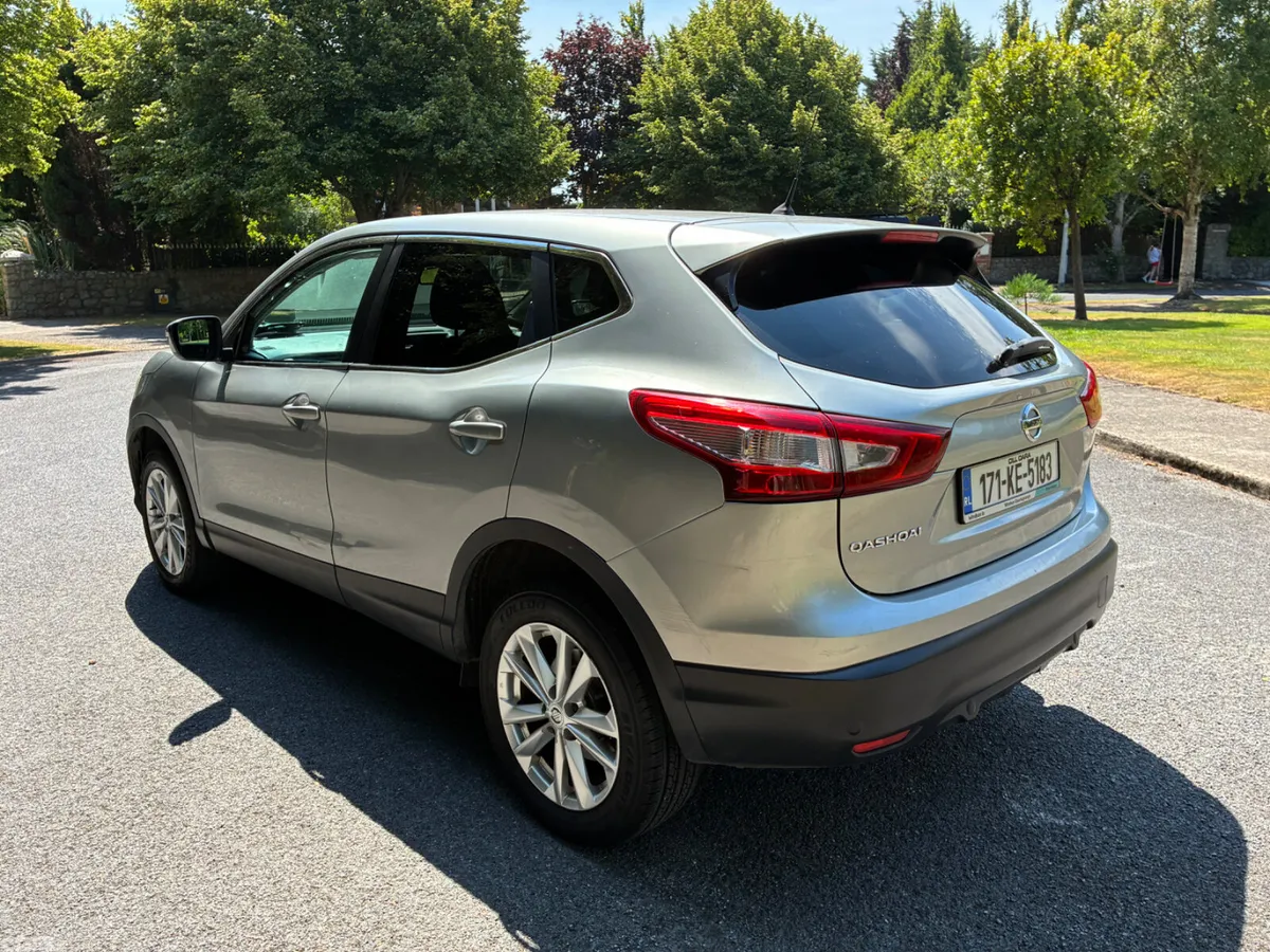 Nissan Qashqai SUV, Diesel, 2017, Silver