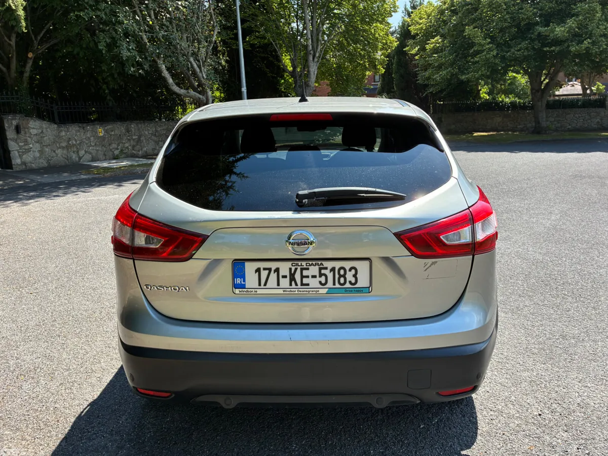 Nissan Qashqai SUV, Diesel, 2017, Silver