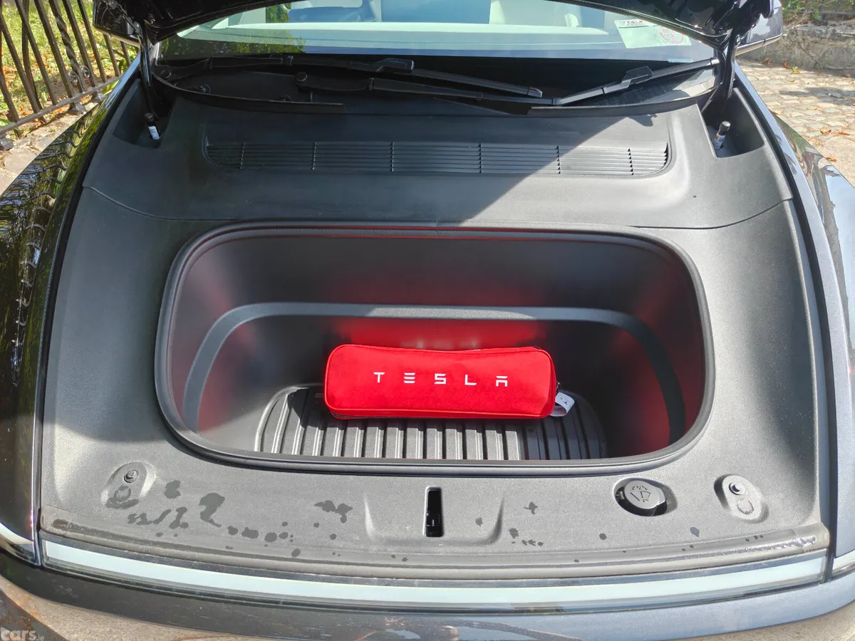 Tesla Model Y MPV, Electric, 2025, Grey