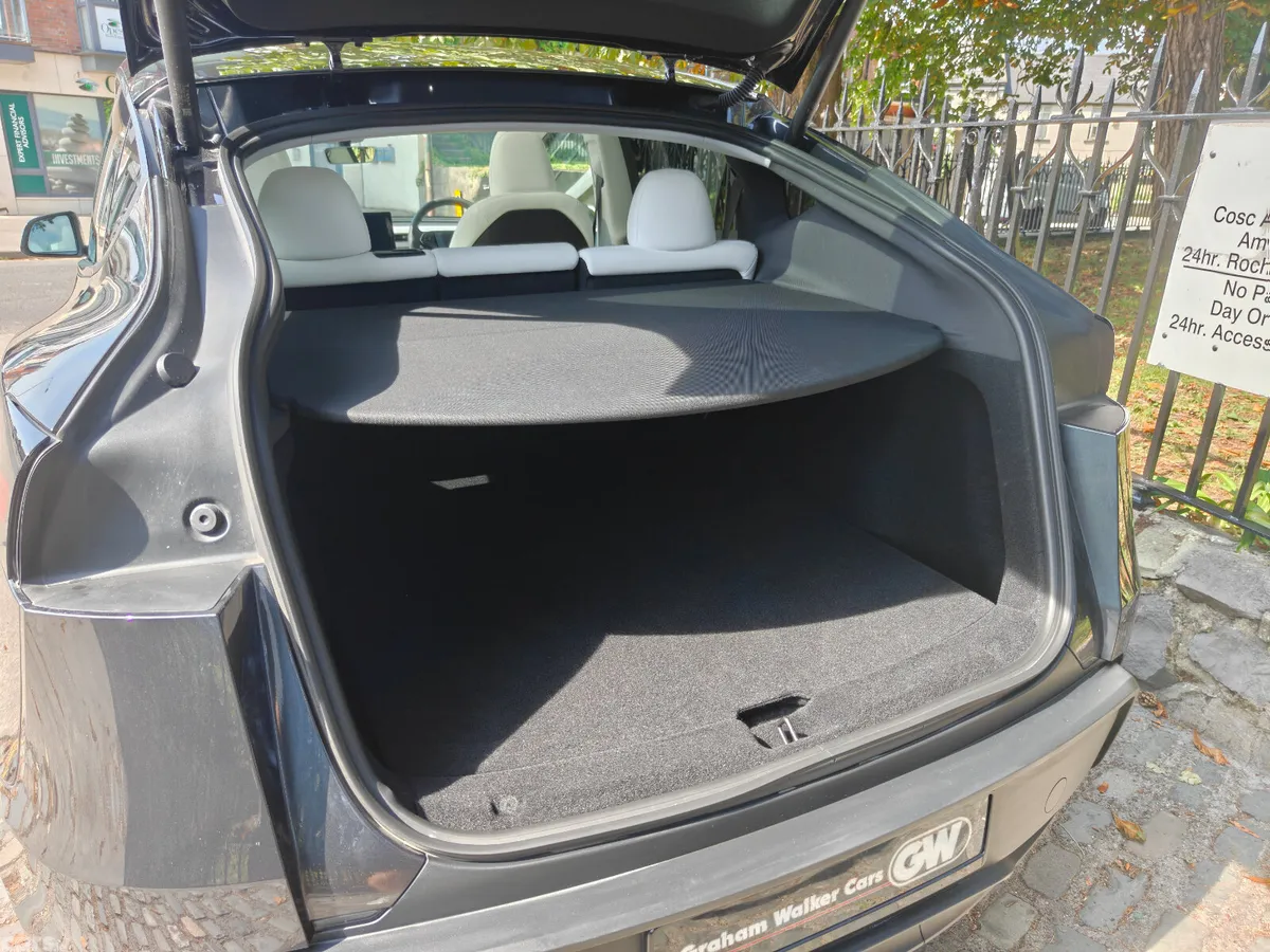 Tesla Model Y MPV, Electric, 2025, Grey
