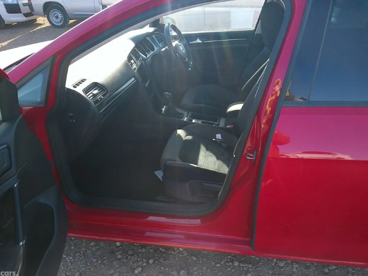 Volkswagen Golf Hatchback, Petrol, 2015, Red