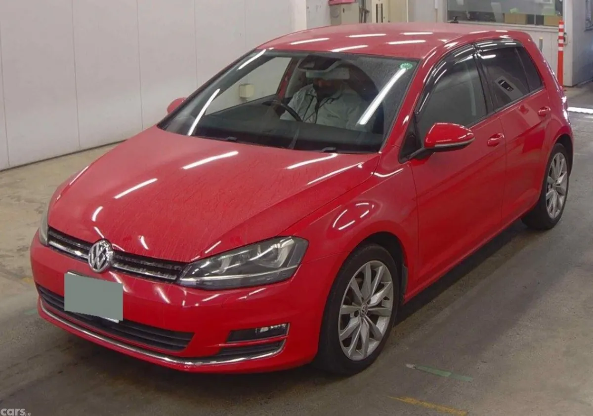 Volkswagen Golf Hatchback, Petrol, 2015, Red