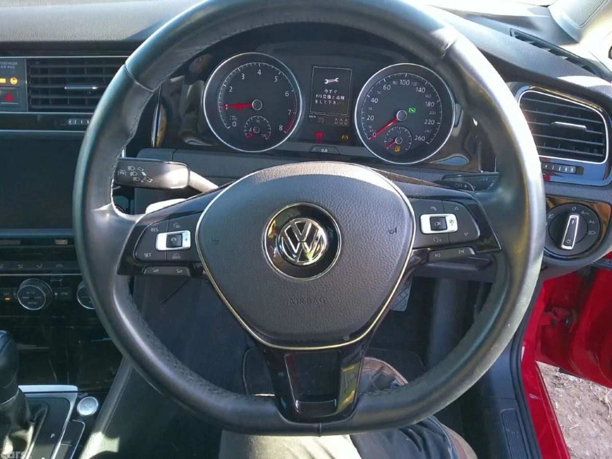 Volkswagen Golf Hatchback, Petrol, 2015, Red