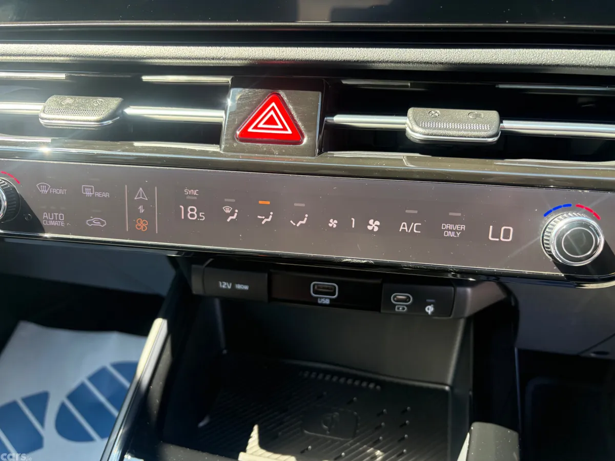 Kia Niro SUV, Petrol Plug-in Hybrid, 2024, Blue