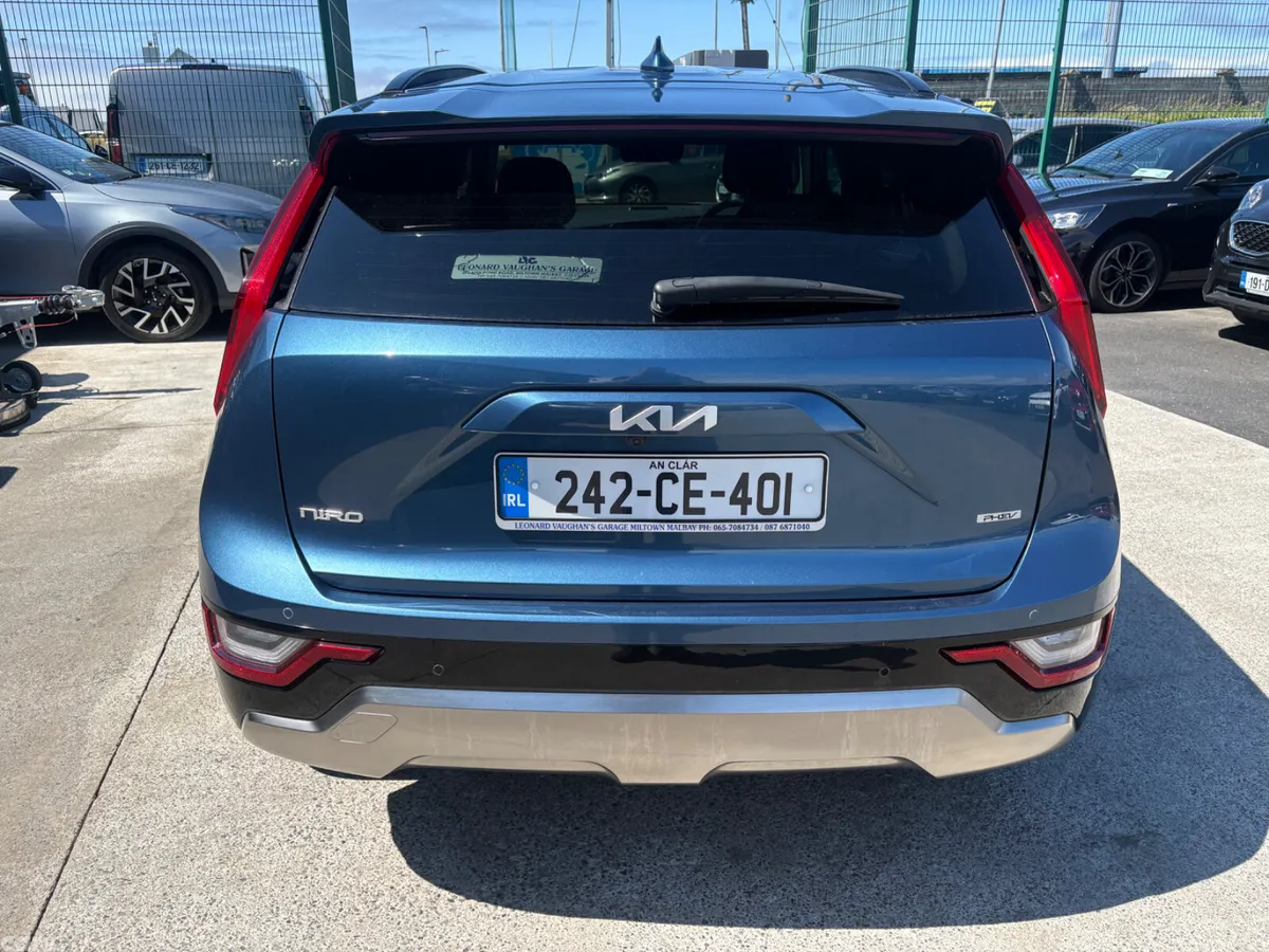 Kia Niro SUV, Petrol Plug-in Hybrid, 2024, Blue
