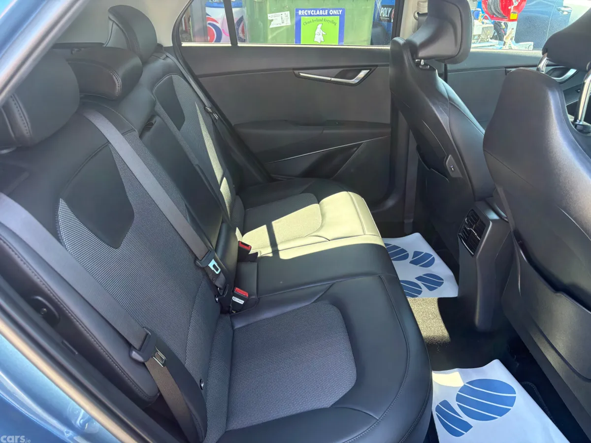 Kia Niro SUV, Petrol Plug-in Hybrid, 2024, Blue