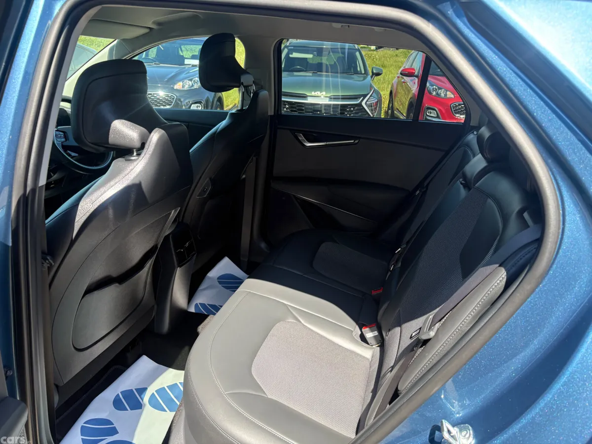 Kia Niro SUV, Petrol Plug-in Hybrid, 2024, Blue