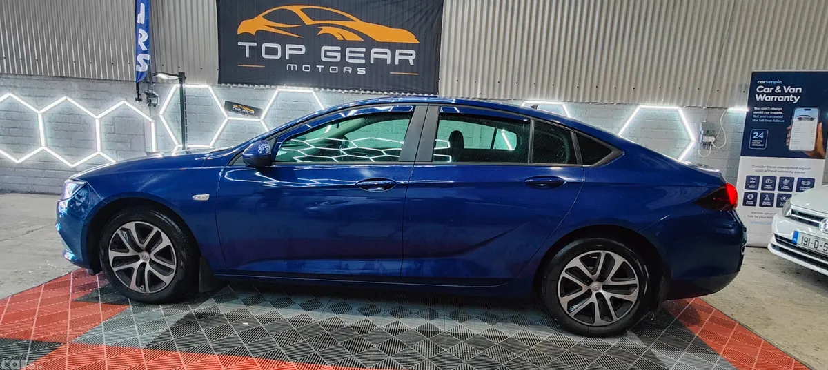 Opel Insignia Hatchback, Diesel, 2020, Blue