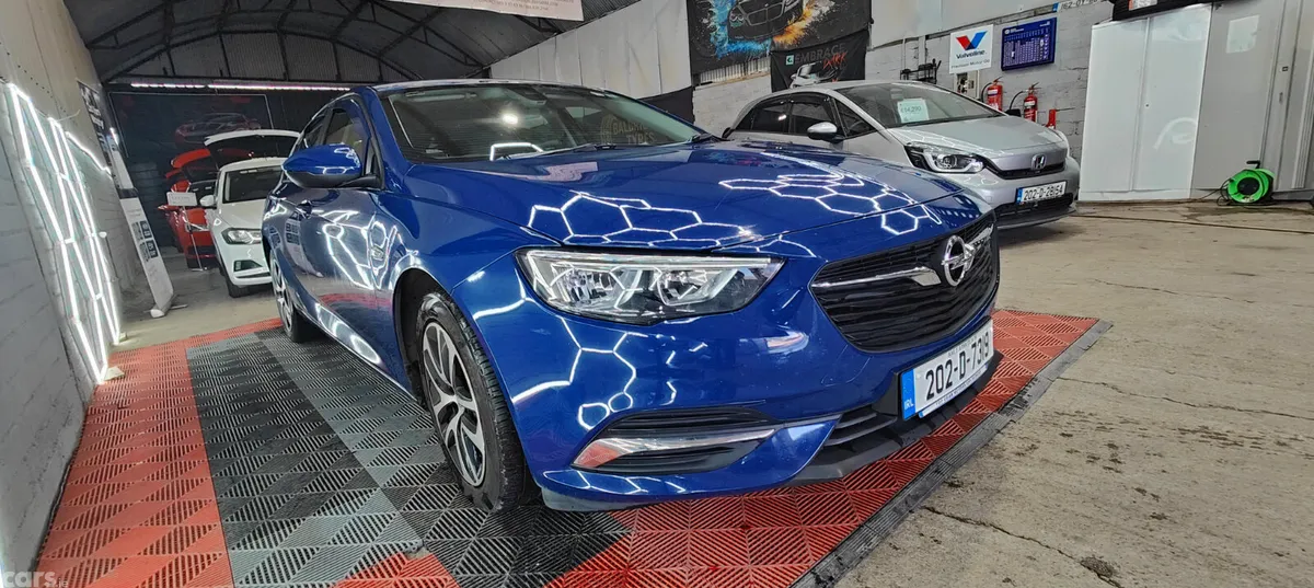 Opel Insignia Hatchback, Diesel, 2020, Blue