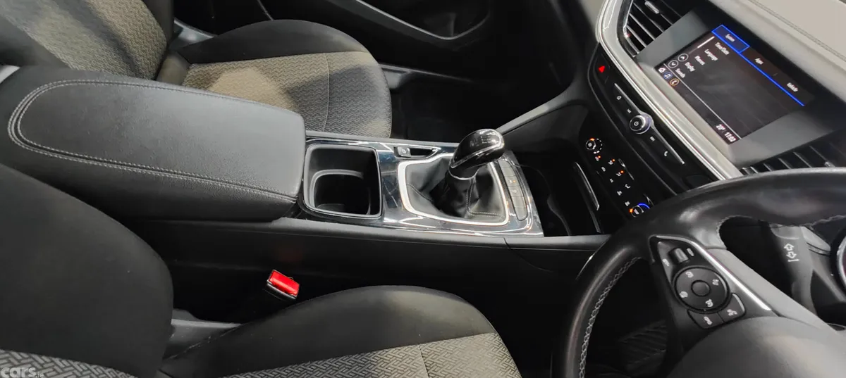 Opel Insignia Hatchback, Diesel, 2020, Blue