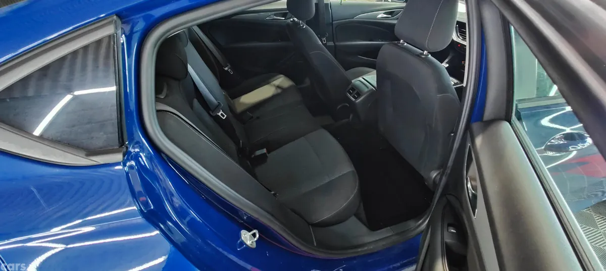 Opel Insignia Hatchback, Diesel, 2020, Blue