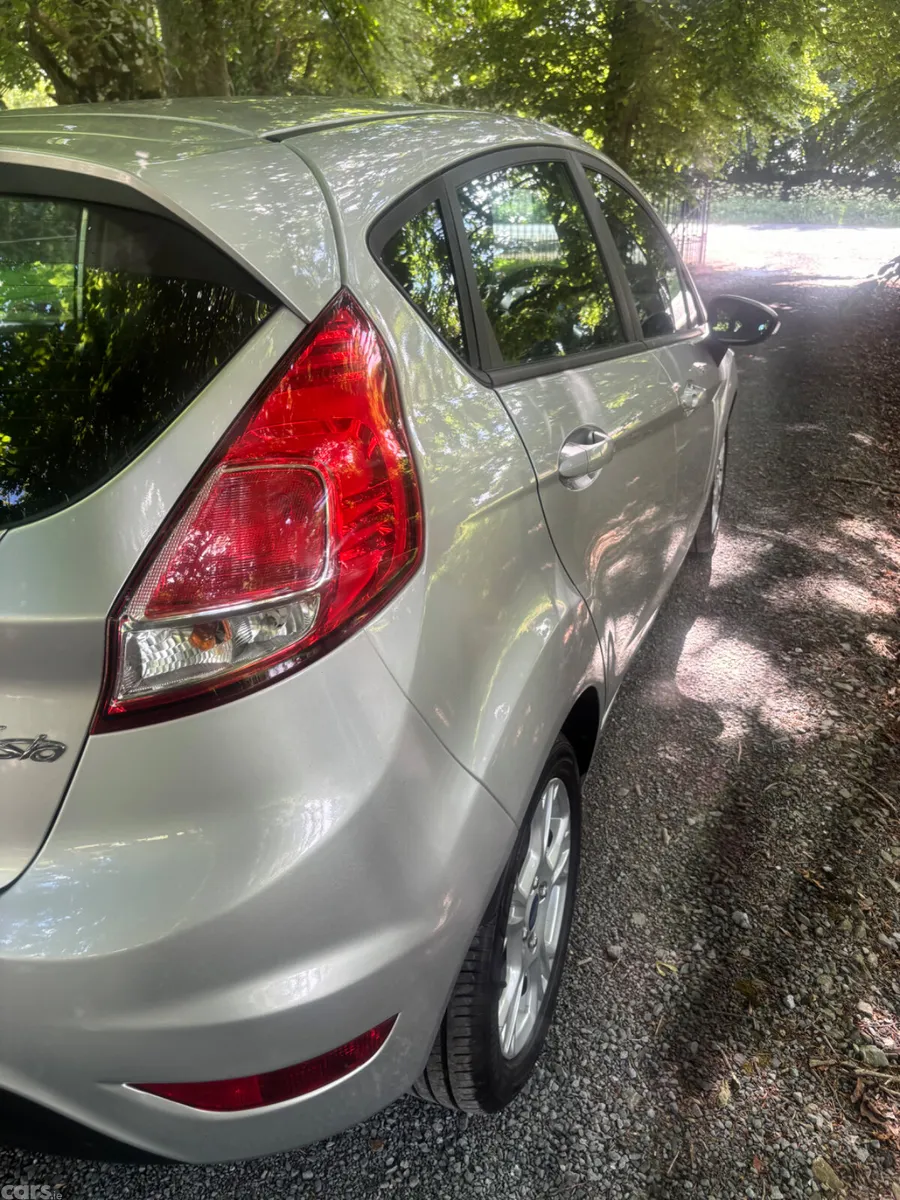 Ford Fiesta Hatchback, Petrol, 2013, Silver