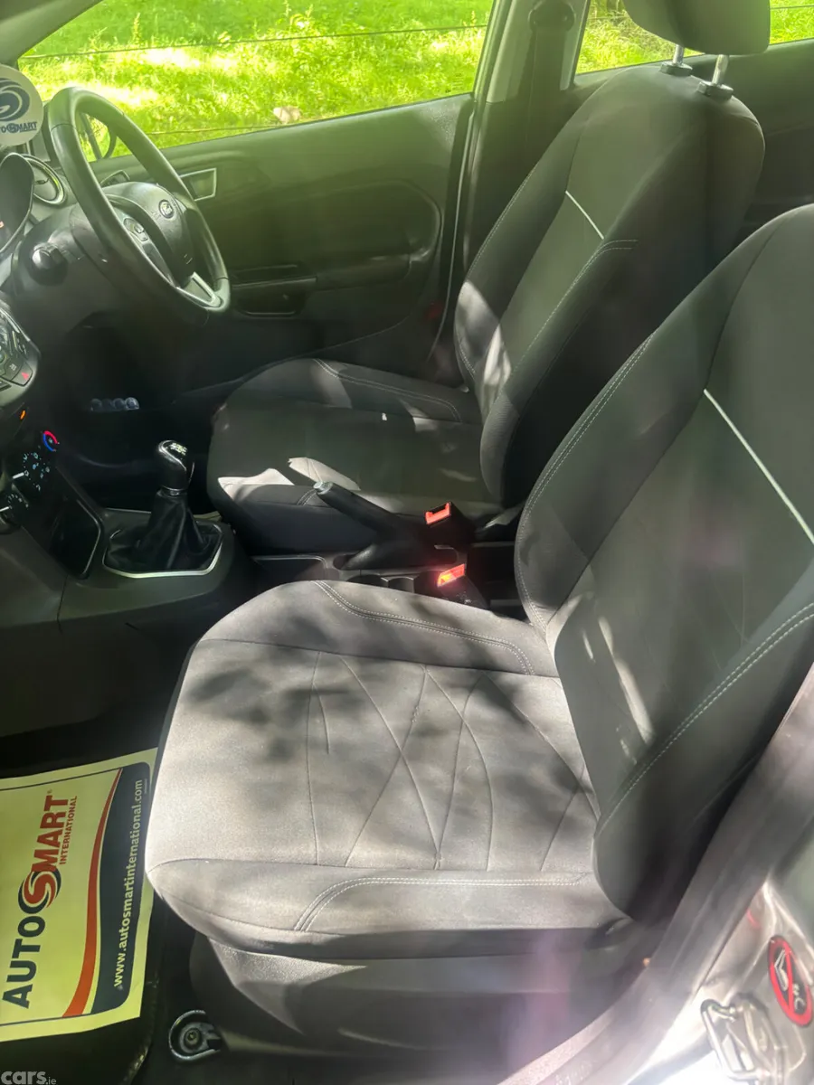 Ford Fiesta Hatchback, Petrol, 2013, Silver