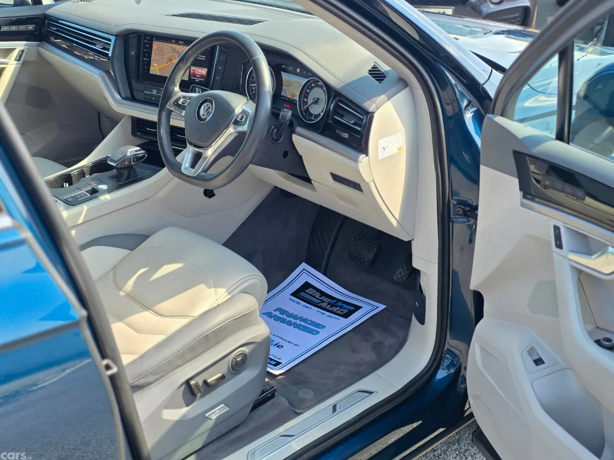 Volkswagen Touareg SUV, Diesel, 2020, Blue
