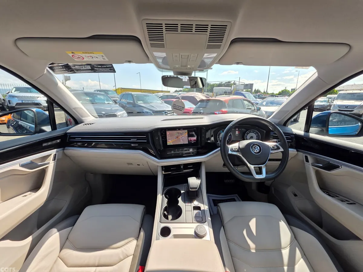 Volkswagen Touareg SUV, Diesel, 2020, Blue