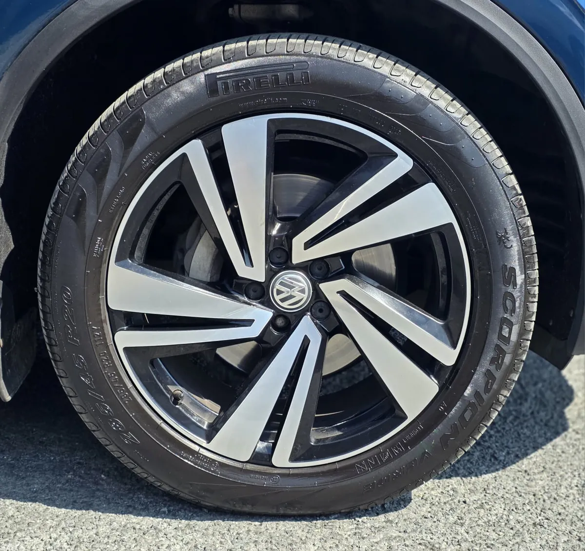 Volkswagen Touareg SUV, Diesel, 2020, Blue